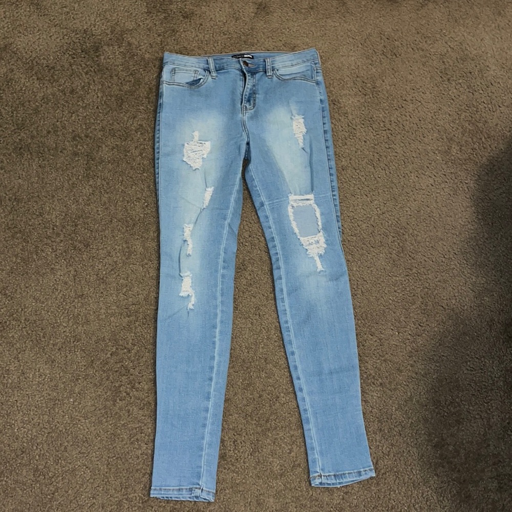Ripped skinny jeans